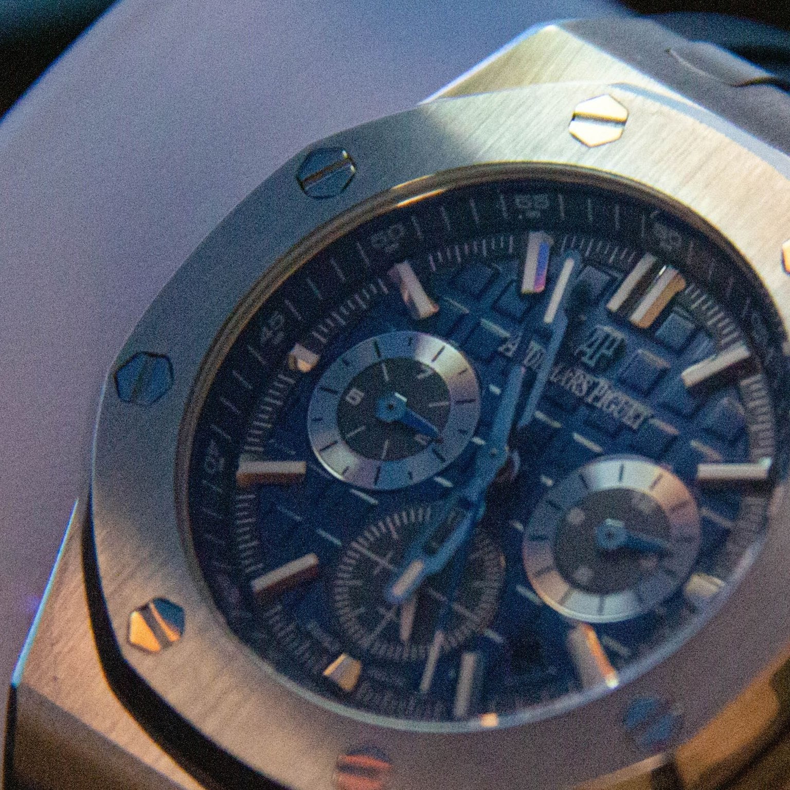Close-up of the blue méga tapisserie dial of the Audemars Piguet Royal Oak Offshore Chronograph 26470OR